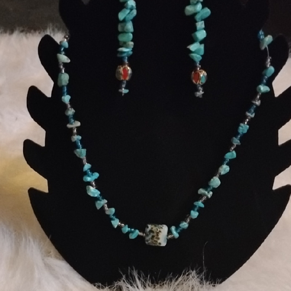 Hand Crafted Turquoise and Coral Beaded Necklace Set